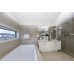 Wantirna South拐角位置大地 House